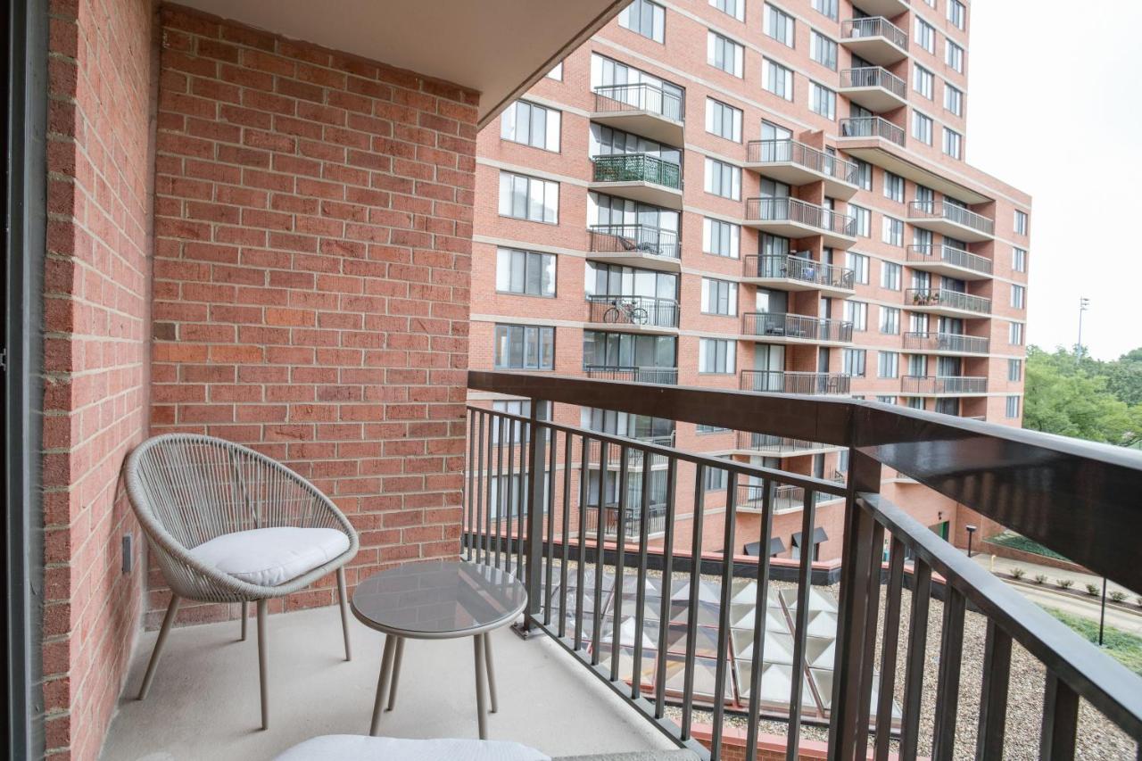 Modern & Charming Apt With Rooftop @Pentagon City Arlington Exterior foto